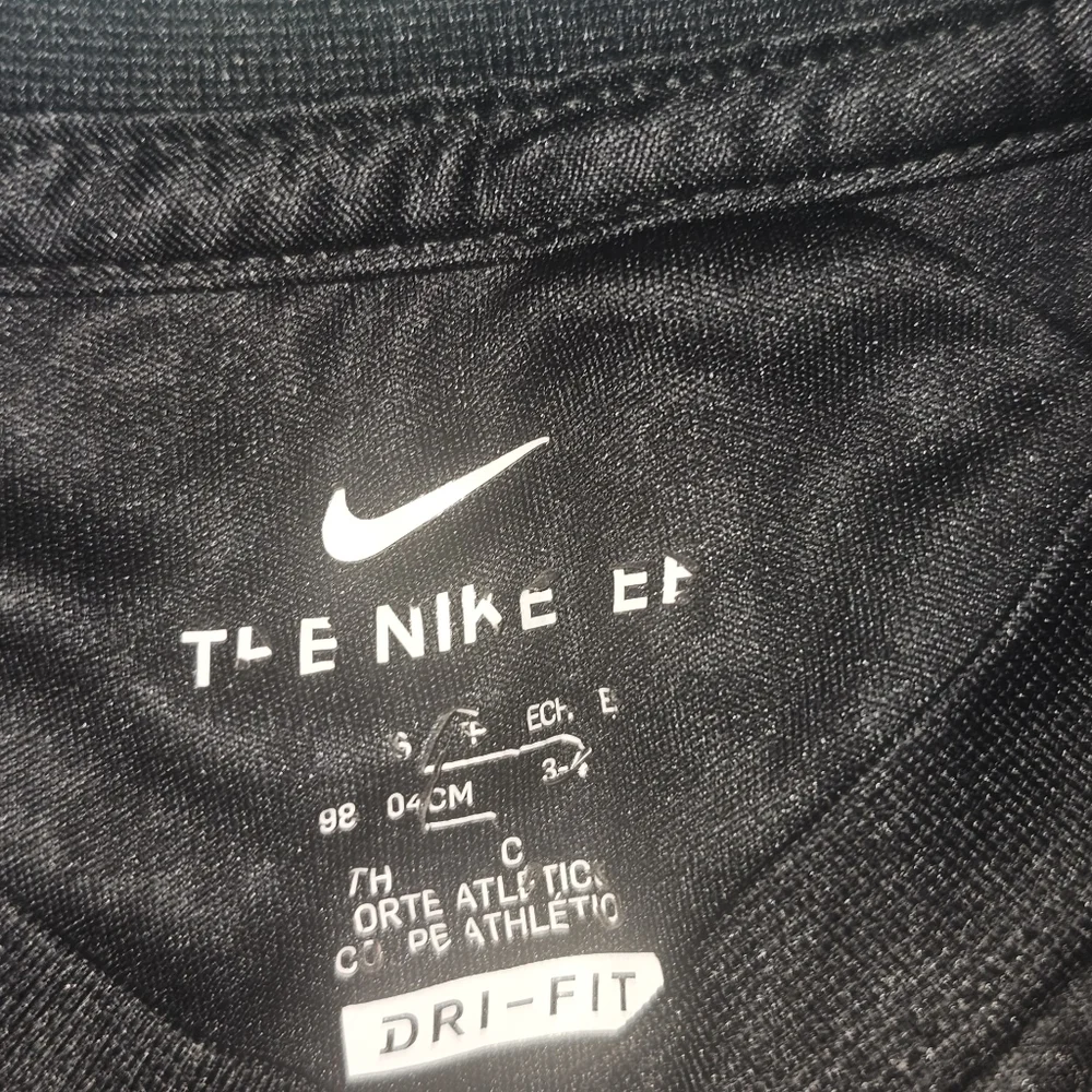 Nike Kids Black and Yellow Dri-FIT Set